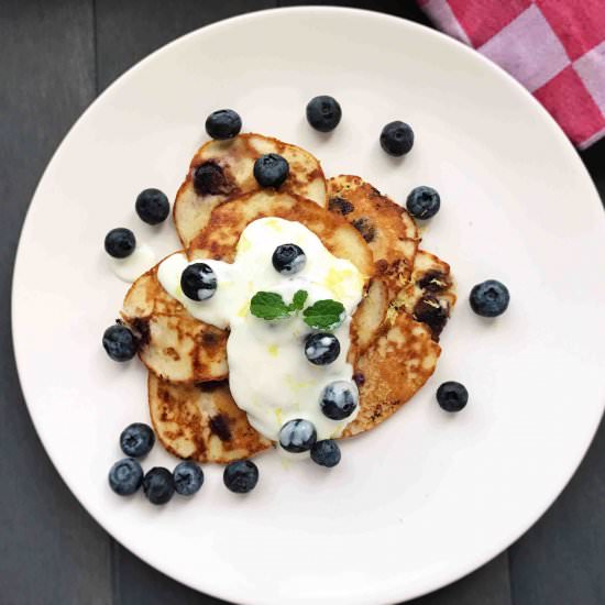 Clean & Healthy Blueberry Pancakes