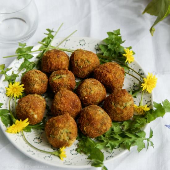 Dandelion and Wild Fennel Balls