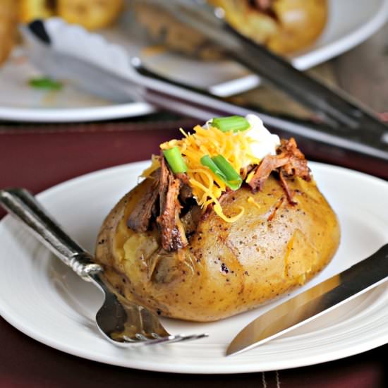 Slow Cooker Beefy BBQ Spuds