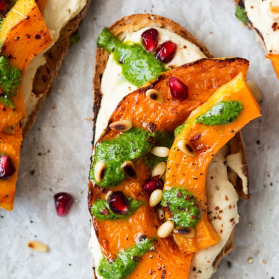Pumpkin crostini with rocket pesto