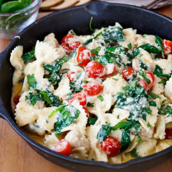 Skillet Chicken Alfredo Pasta
