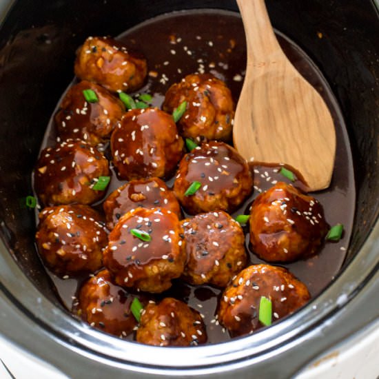 Slow Cooker Sriracha Meatballs