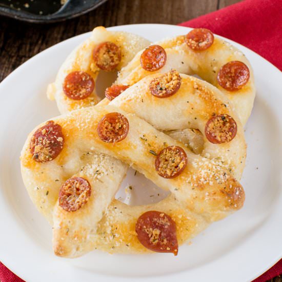 Easy Pepperoni Cheese Pretzels