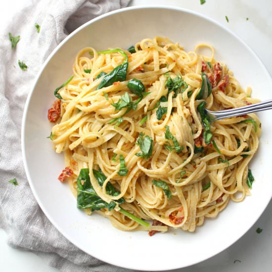One Pot Creamy Hummus Pasta