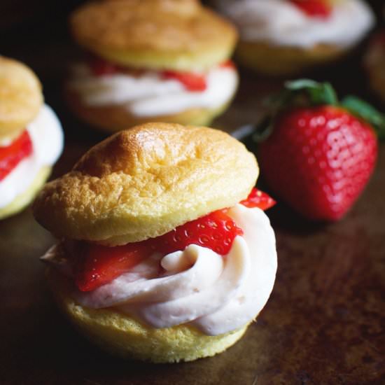 Low-Carb Strawberry Cream Puffs