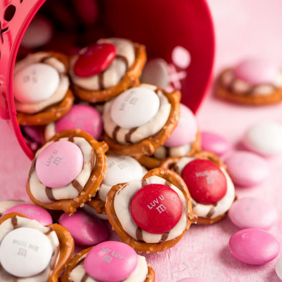 Valentine Pretzel Hugs