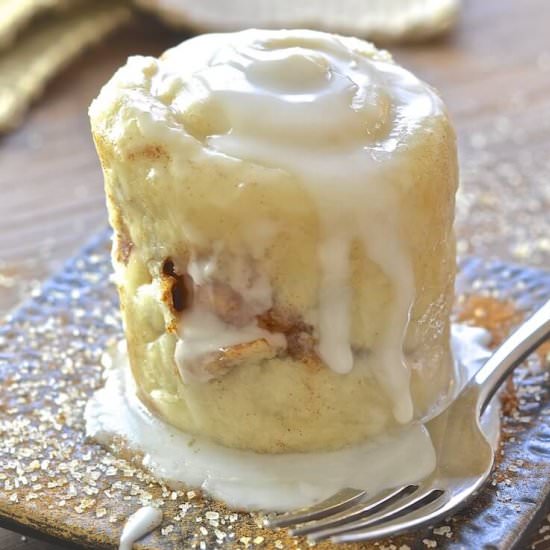 One-Minute Cinnamon Roll in a Mug