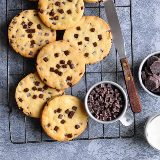 Giant Chocolate Chip Sablé