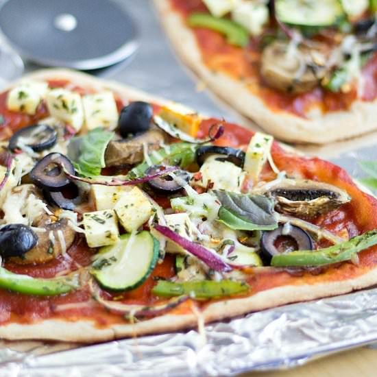 Veggie Naan Pizza with Paneer