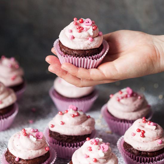 Strawberry Cream Cacao Cupcakes