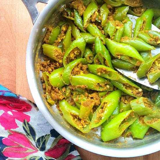 Besan Mirchi
