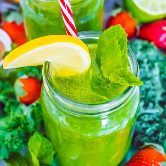 Strawberry Papaya Green Smoothie