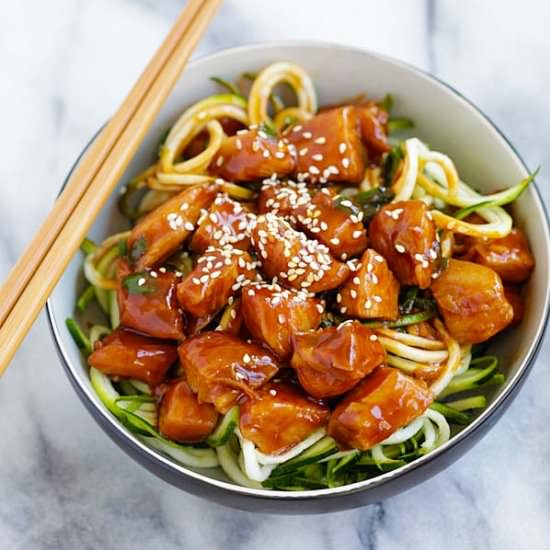 Honey Sriracha Chicken Zucchini Noodles