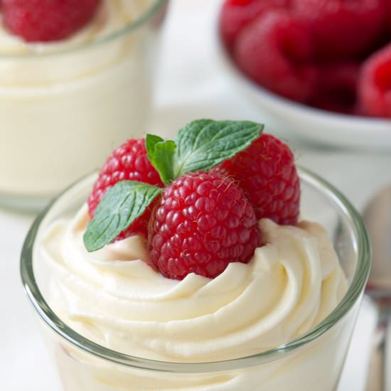 Easy White Chocolate Mousse