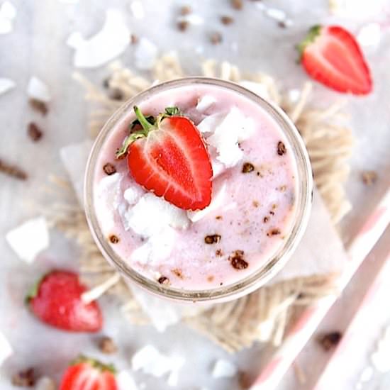 Skinny Strawberry Chocolate Chip Chiller