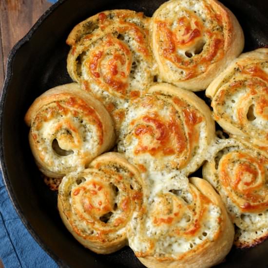 Cheesy Pesto Pinwheels