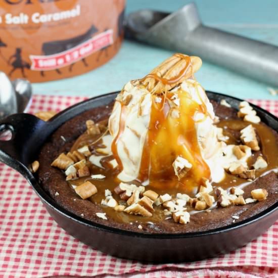 Caramel Pecan Brownie Sundae