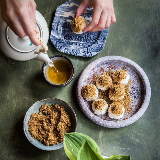 Sticky Rice with Coconut Flakes