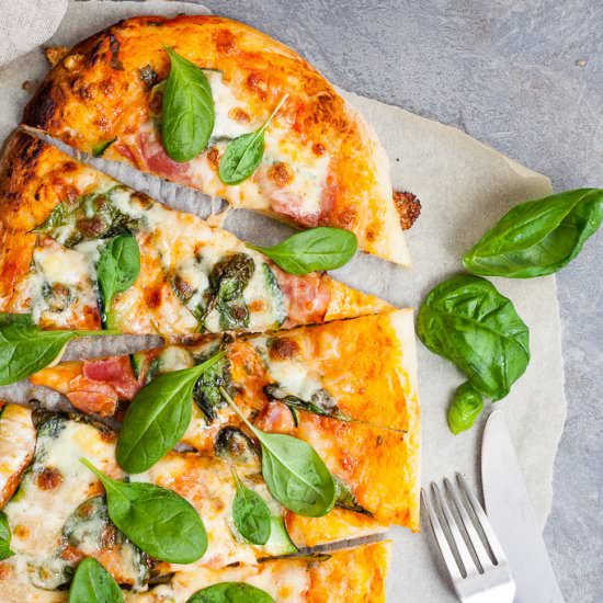 Spinach & Zucchini Pizza