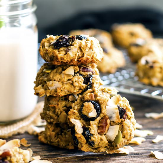 Healthy Oatmeal Trail Mix Cookies