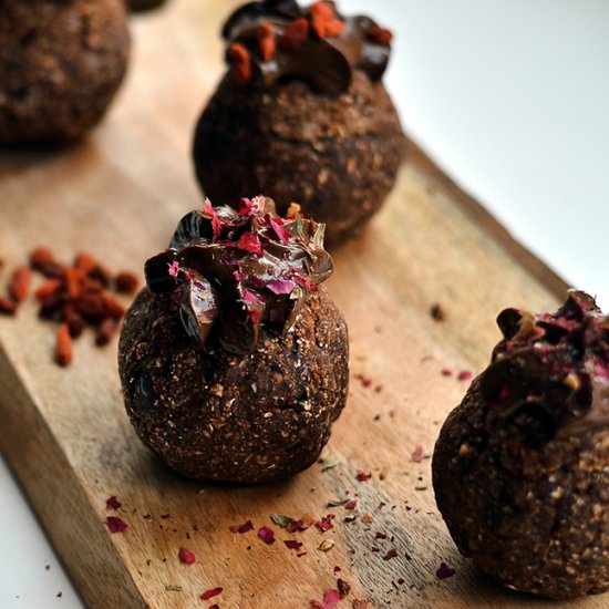 Raw Chocolate Filled Brownie Balls