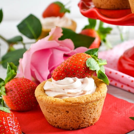 Strawberry Cheesecake Cookie Cups
