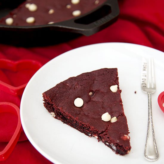 Red velvet skillet cookie