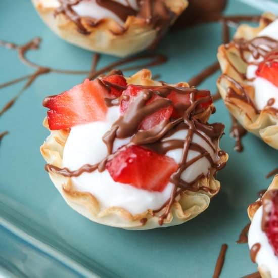 Chocolate Covered Strawberry Bites