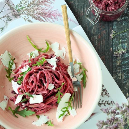Pasta with Beetroot Pesto