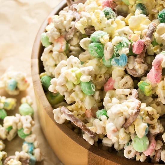 Lucky Charms Snack Mix