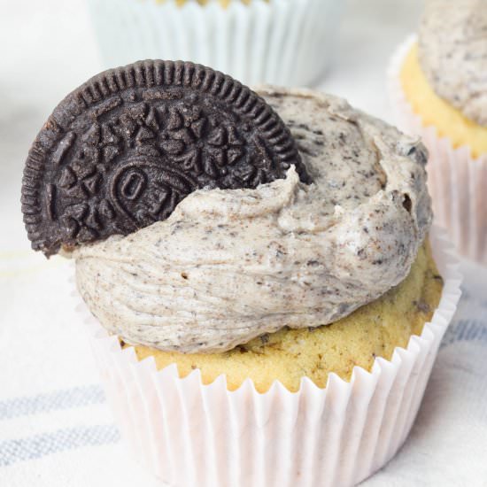 Cookies & Peanut Butter Cupcake