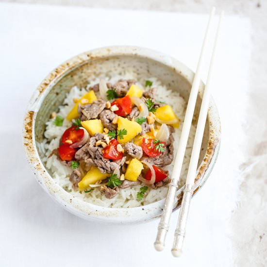 Beef pineapple and tomato stir fry