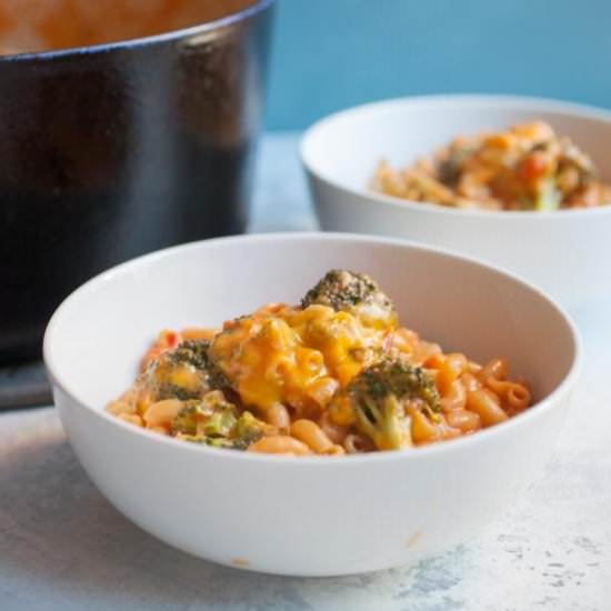 One Pot Broccoli Cheddar Mac