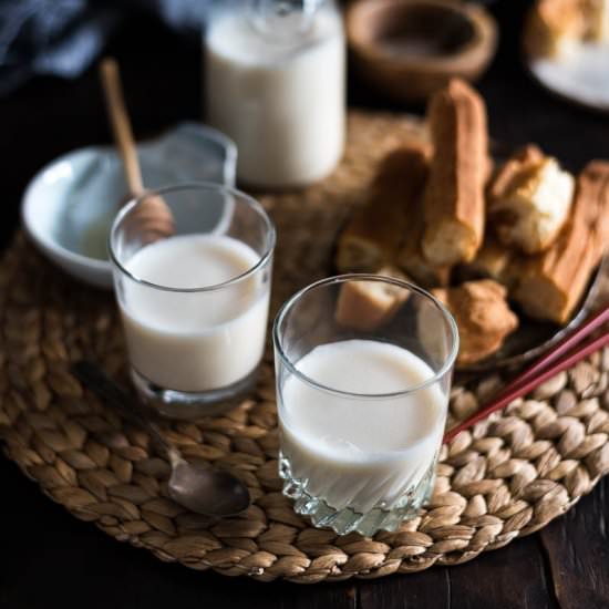 Homemade Soy Milk