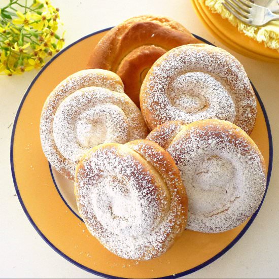 Sweet Rolls with Lard (Ensaimadas)