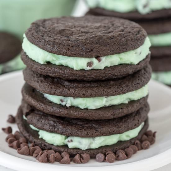 Homemade Mint Chip Oreos