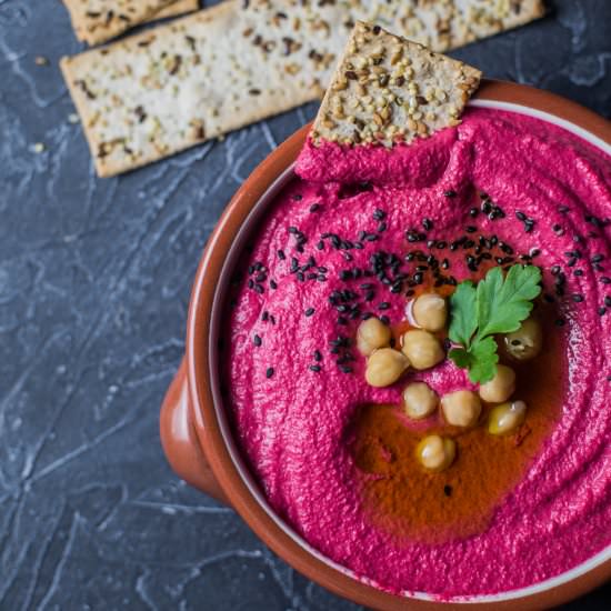 Betroot hummus