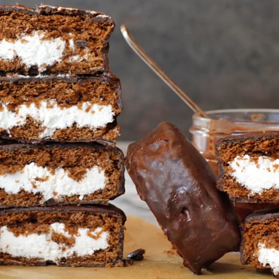 Healthy Ring Ding Cakes {vegan}