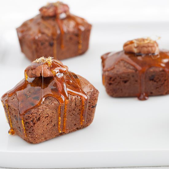 Walnut-Chocolate Mini Cakes