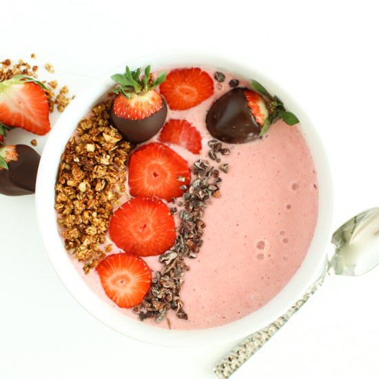 Chocolate Strawberry Smoothie Bowl