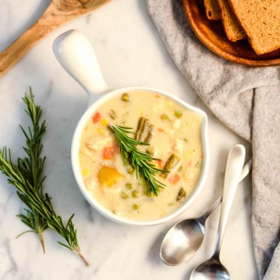 Slow Cooker Chicken Pot Pie Soup