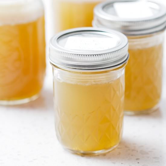 Slow Cooker Chicken Stock