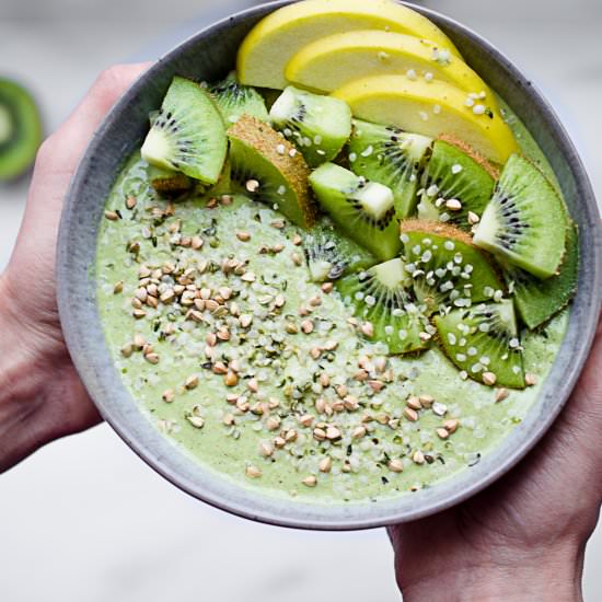 Green Kiwi & Apple Buckwheat Bowl