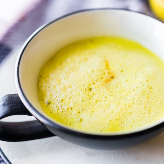 Cold Busting Turmeric Tea Latte