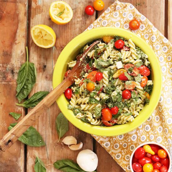 Pesta Pasta Caprese Salad
