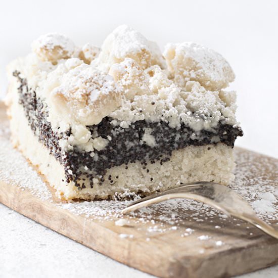 German Poppy Seed Streusel Cake