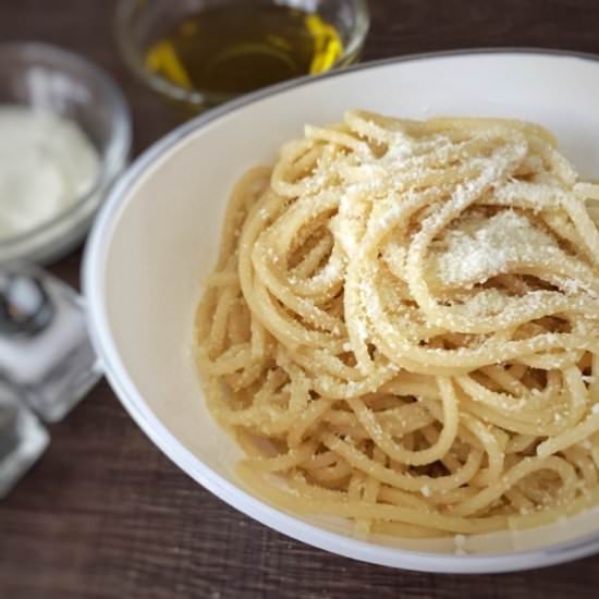 Spaghetti with Olive Oil and Cheese