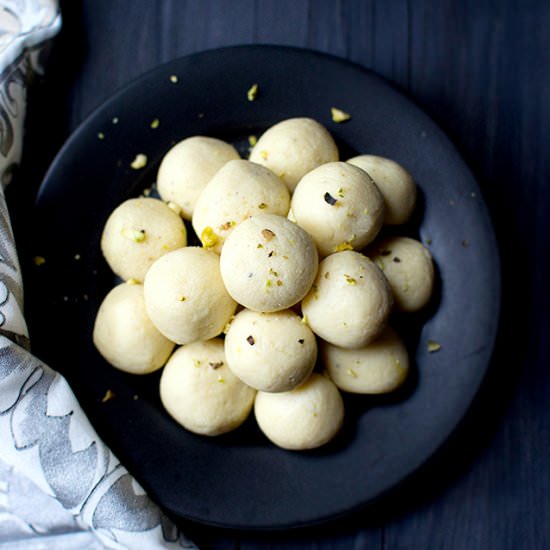 Coconut Malai Laddoo
