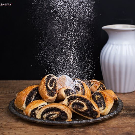 Poppyseed roll bites