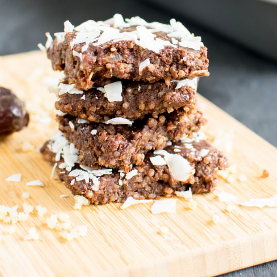 No Bake Chocolate Quinoa Brownies
